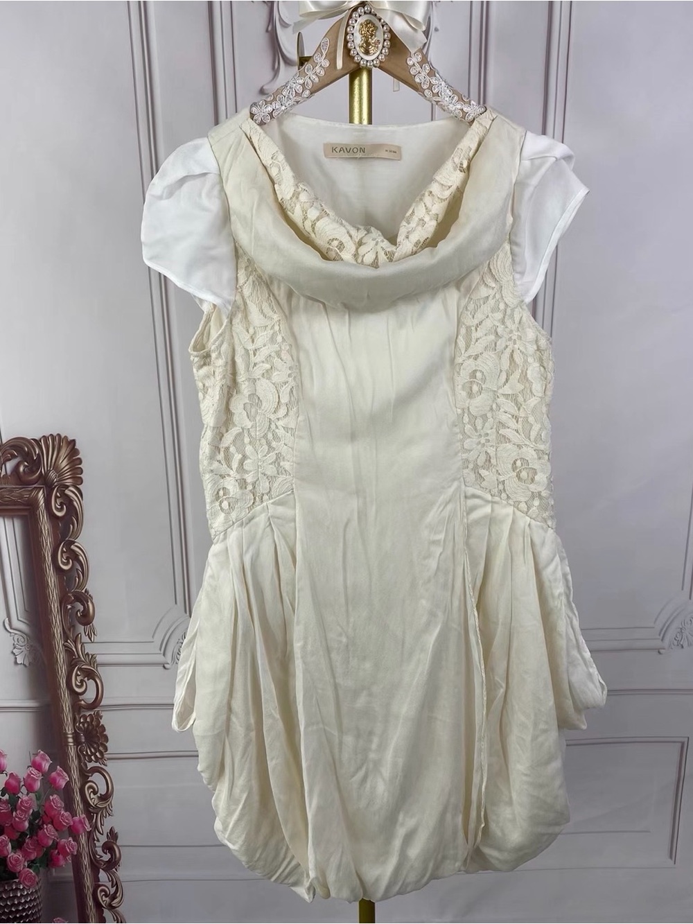 Vintage Ivory Lace Bubble Hem Dress Lined Coquette Romantic
